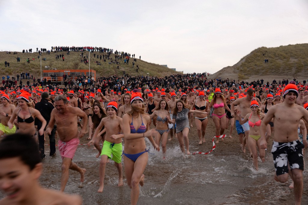 ../Images/Nieuwjaarsduik Nederzandt 2016 024.jpg